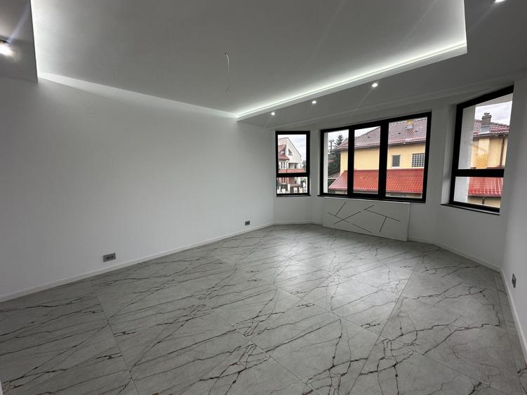 VIla S+P+1+M | Teren de 1000mp | Lift Interior | Finisata Complet