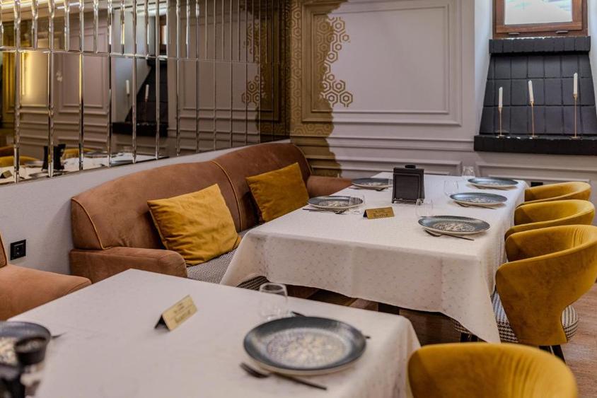 Proprietate unică în Cetatea Alba Carolina – Hotel 4| Business la cheie |