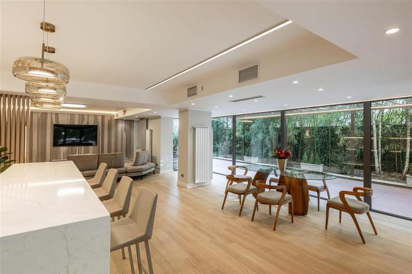 Luxury 3 Bedrooms  Exclusive location-Herastrau  Private Garden 340 sqm