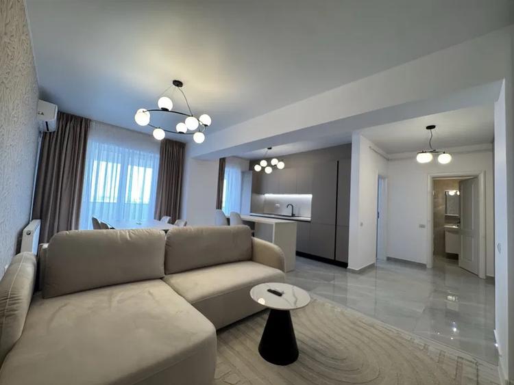 Central Address 2 camere cu balcon 17 MP