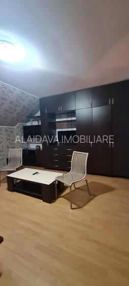 Mamaia Sat_vila 6camere cu bai proprii,pret 3000E - 4