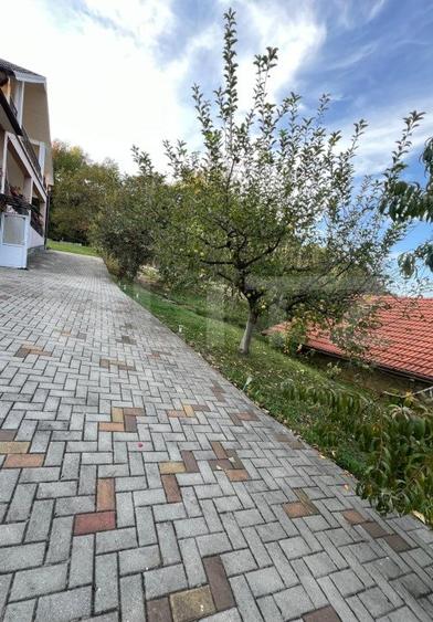 Casa de Vanzare, la podul jelnei ,cca 220mp.