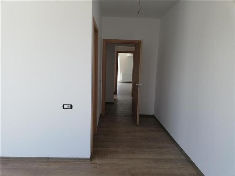 PENTHOUSE 3 CAMERE, TERASA 48 MP, TRACTORUL, ZONA CORESI MALL