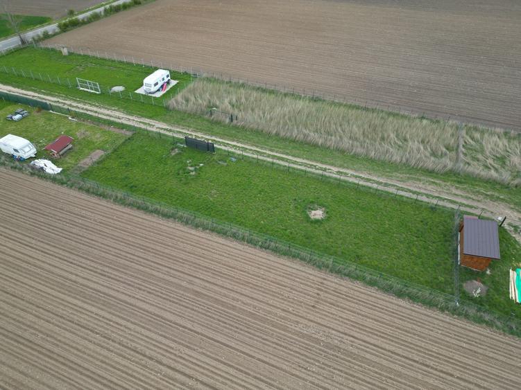 Teren intravilan 710 M²  împrejmuit com. Reci Covasna