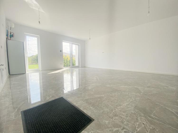 Duplex modern, 3 camere, 300 mp teren, 80 mp utili- Dumbravita