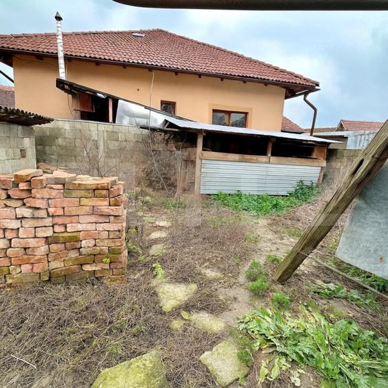 Casa individuala cu 4 camere, 300 mp teren, zona Centru