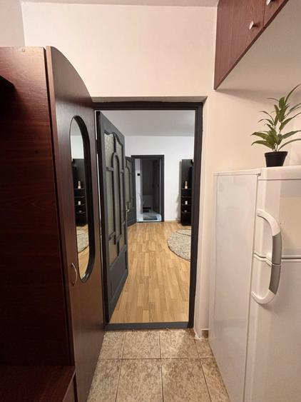 Apartament cu 2 camere, etajul 2/4, zona Alexandru cel Bun