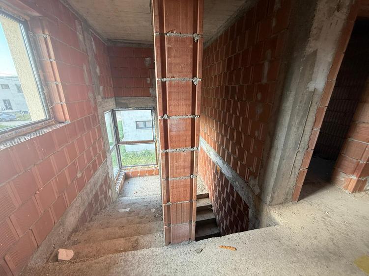 Casa noua cu etaj, teren 504 mp - Vladimirescu