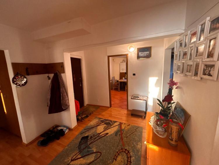 Apartament 4 camere de vânzare – Calea Moldovei