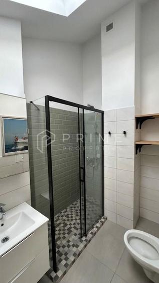 Apartament 2 camere si 2 bai Deosebit , Complet Renovat-zona Centrala