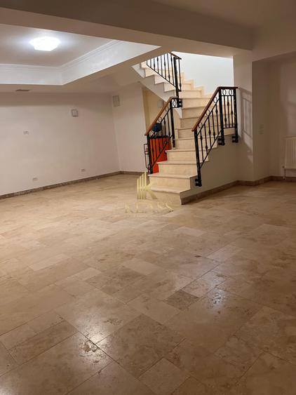 Vila individuala 4 camere, teren 1000 mp, 4 cam, 5 bai, curte, parcari, Pipera