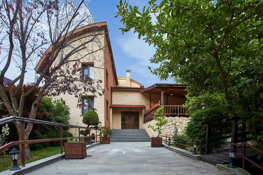 Reprezentare exclusivă · Casa dintre magnolii, Făget · 1.343 mp lângă pădure