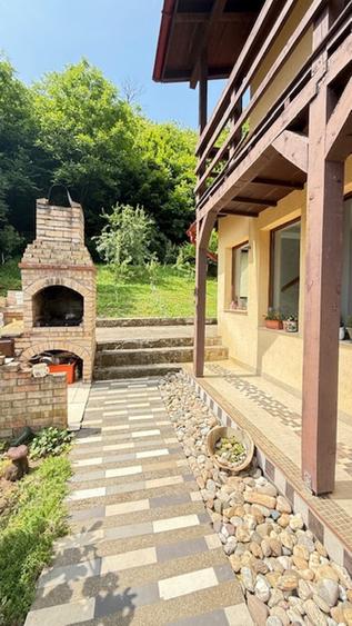 ZONA PARC - Valea Rosie (sus) casuta + vila cu teren 834mp finisate!