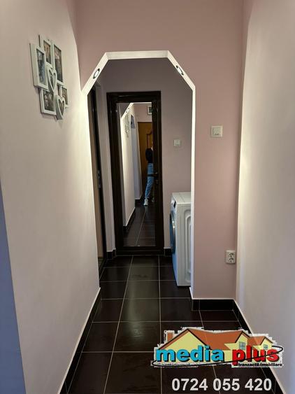 Apartament 3 camere semidecomandat, etaj 3/4, Micro 38
