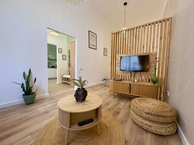 Apartament ultrafinisat, clădire monument istoric – Central