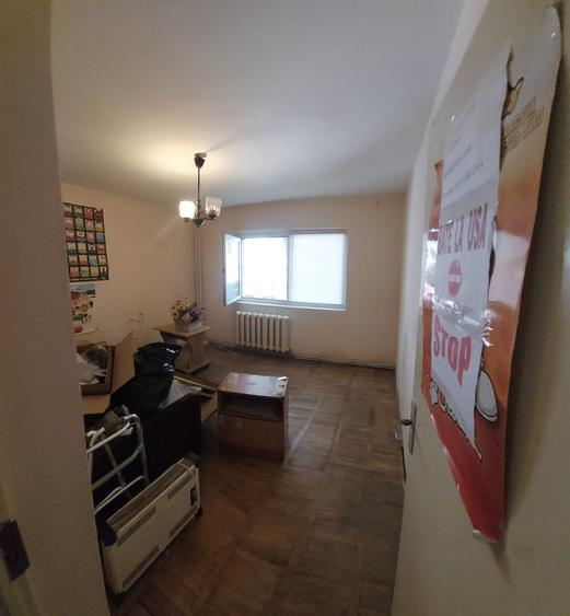 Apartament 4 camere Nicolina-Rond Vechi-Lidl, necesita renovare