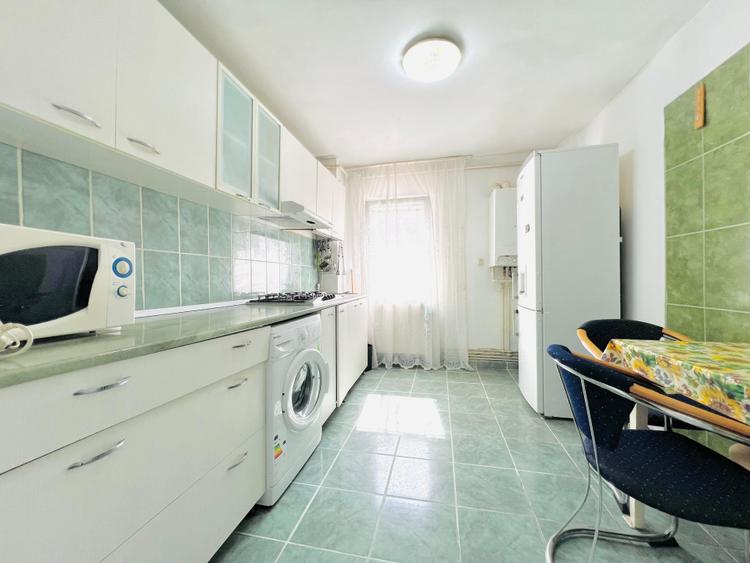 Apartament 2 camere| etaj 2| zona Cugir