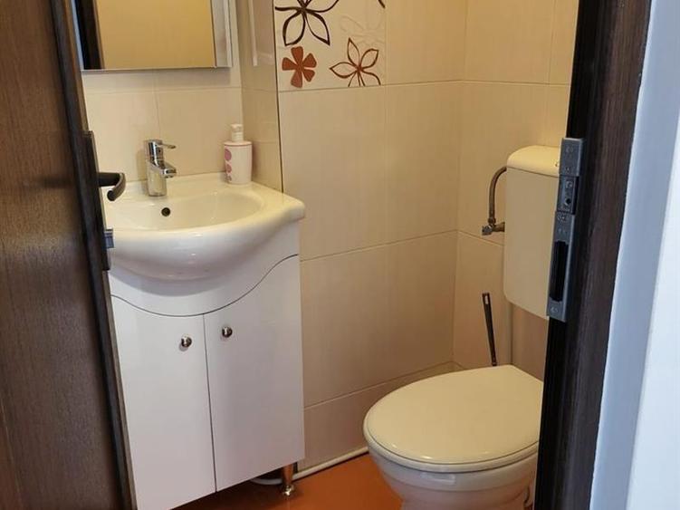 Apartament 4 camere, 80 mp, compartimentare excelentă, zonă liniștită