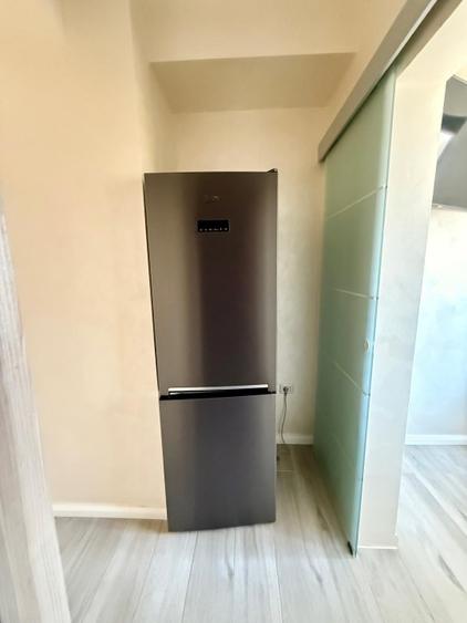 Apartament 3 camere Mamaia, vis a via de Hotel Iaki, cu vedere la lac