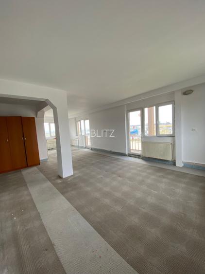 Spațiu comercial P+1+M, 1.000 mp construiti + teren 3.000 mp - 4