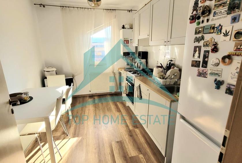 De inchiriat apartament cu 4 camere, Zona str. Eroilor!