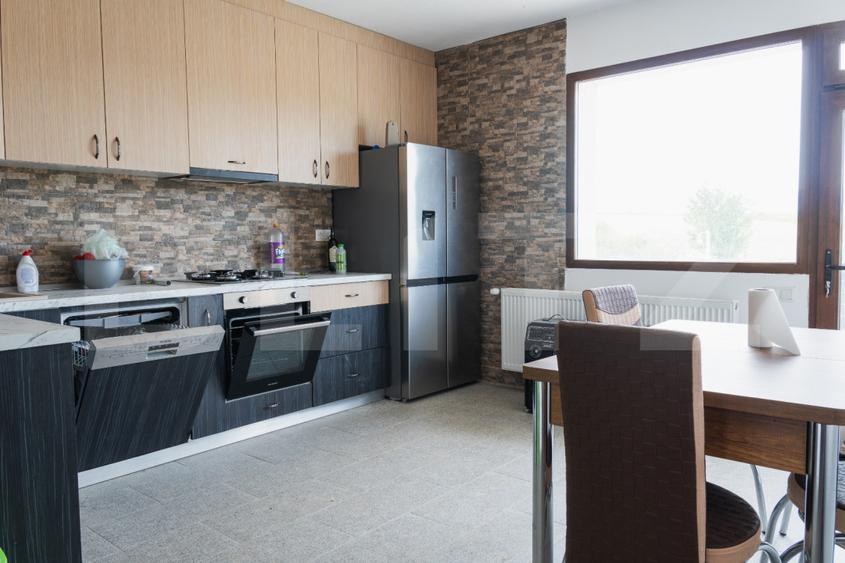 Casa de vanzare 4 camere, 160 mp, zona Micesti