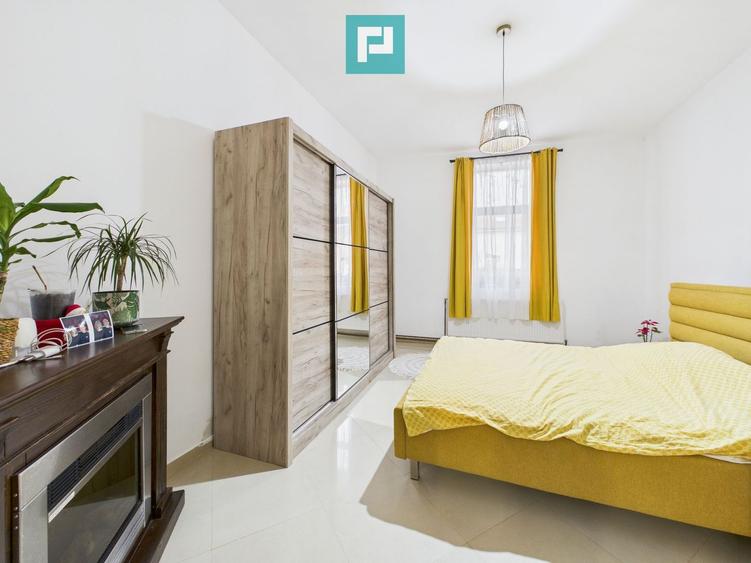 Casa cu 6 camere in Parneava