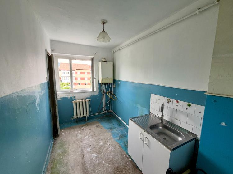 Apartament cu 2 camere | 50 mp | Balcon | RENOVABIL | Zona CETATE