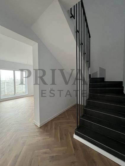 Triplex finisaje premium, 4 dormitoare, curte 250 mp. Calea Urseni