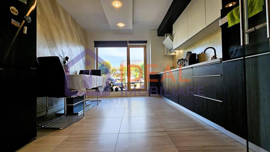 Penthouse modern cu 4 camere, 165 mp utili și 50 mp terasă,
