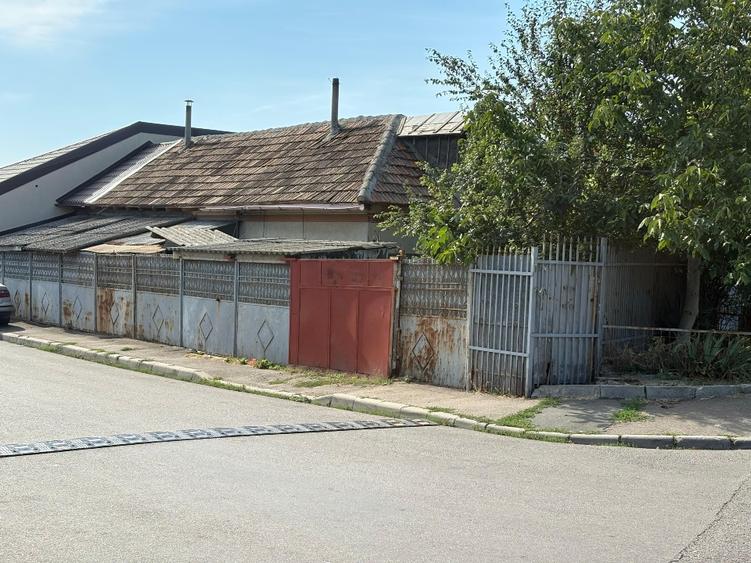 Vând teren și casă Palazu-Mare