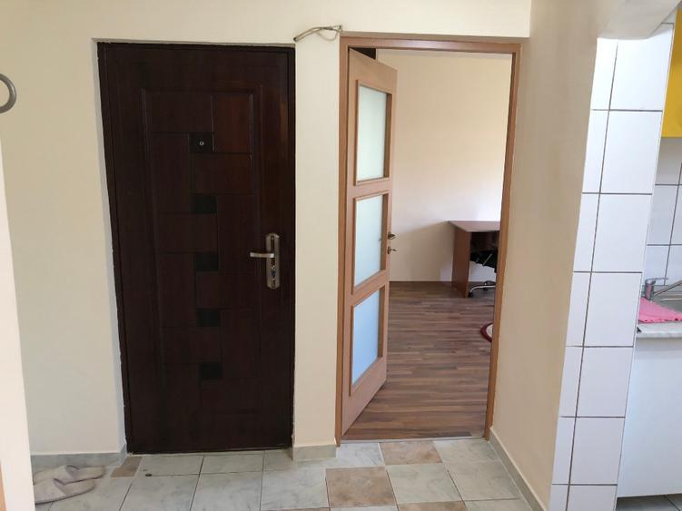 Inchiriez apartament