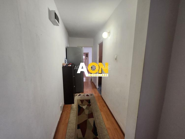 De vanzare apartament 3 camere, etaj intermediar, Cetate - 12