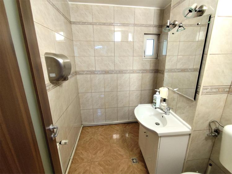 Spatiu in zona Centrul Civic pretabil birouri, Cabinet medical, etc.
