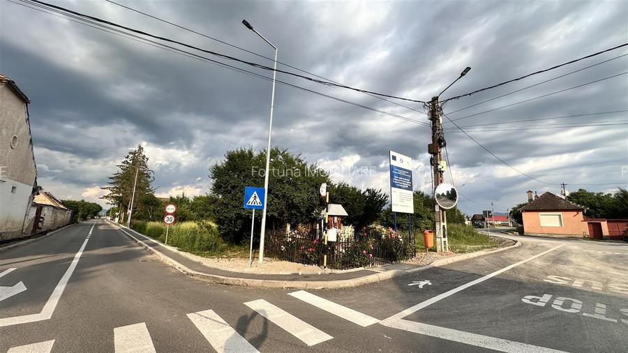 Teren -5 loturi intravilan cu utilități pe teren Harman -589-678 mp - 3
