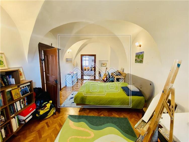 Ap. 90 mp utili, complet renovat, pretabil investitie,  zona Centrala