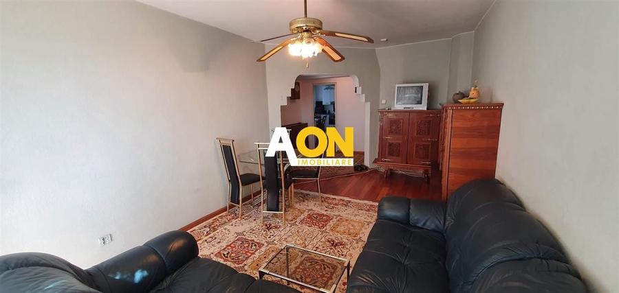 Apartament 4 camere, decomandat, 82 mp, 2 băi, Cetate, Etaj 1