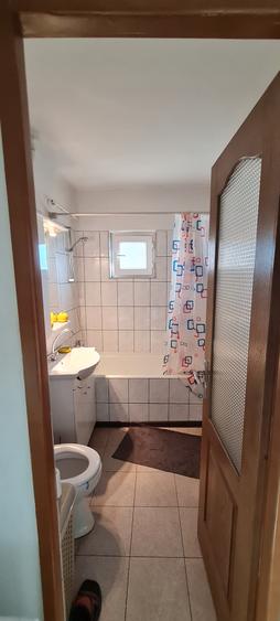 Vand apartament 3 camere zona Garii