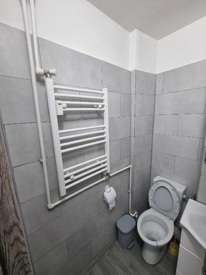 Vând garsonieră Craiovița , parter