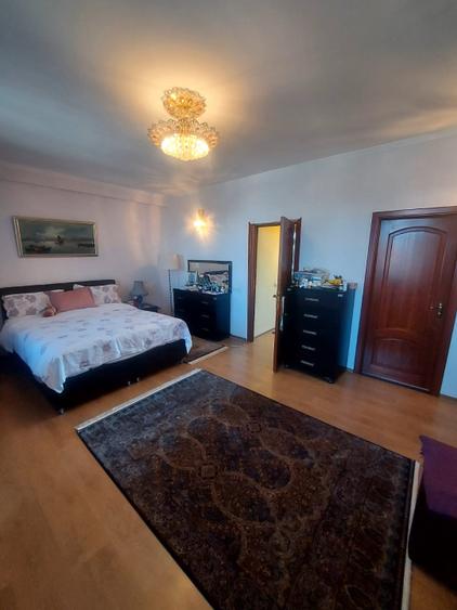 Apartament -5 camere -decomandat-Zona Colentina-Fundeni