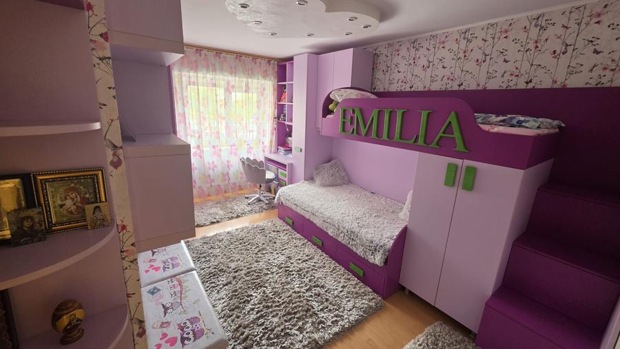 Apartament 3 camere DECOMANDAT , Zona Cug-Rond Vechi !!!