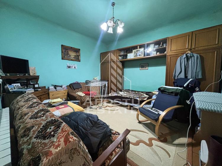 Casa 2 camere de vanzare Calea Sagului, Timisoara, curte comuna