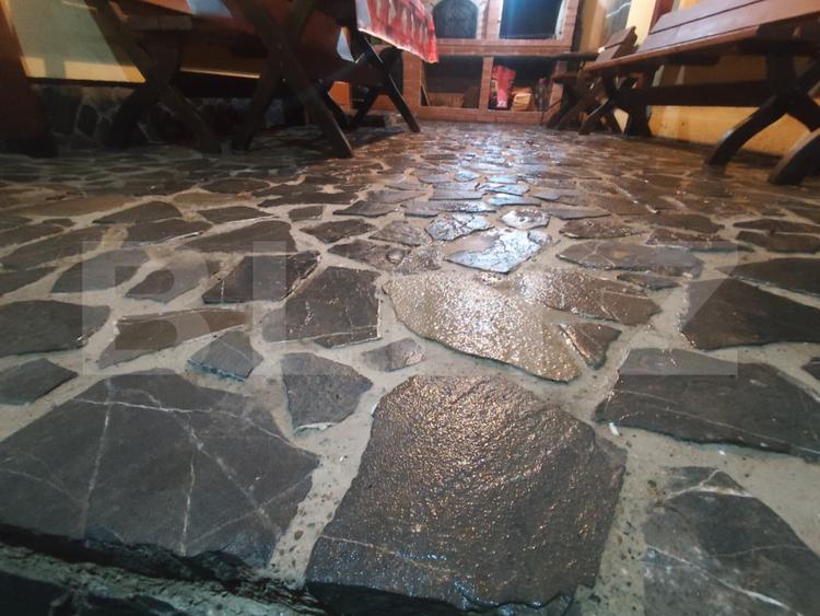 Casa Horpaz, 130 mp totali, terasa, la strada asfalata