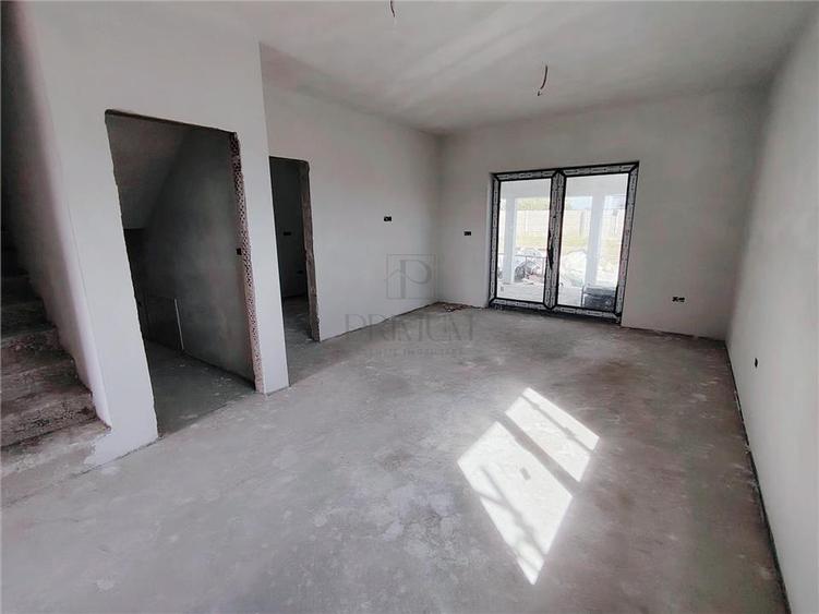 DUPLEX CU 5 CAMERE - BUCATARIE INCHISA - PERSONALIZARE INTERIOARA