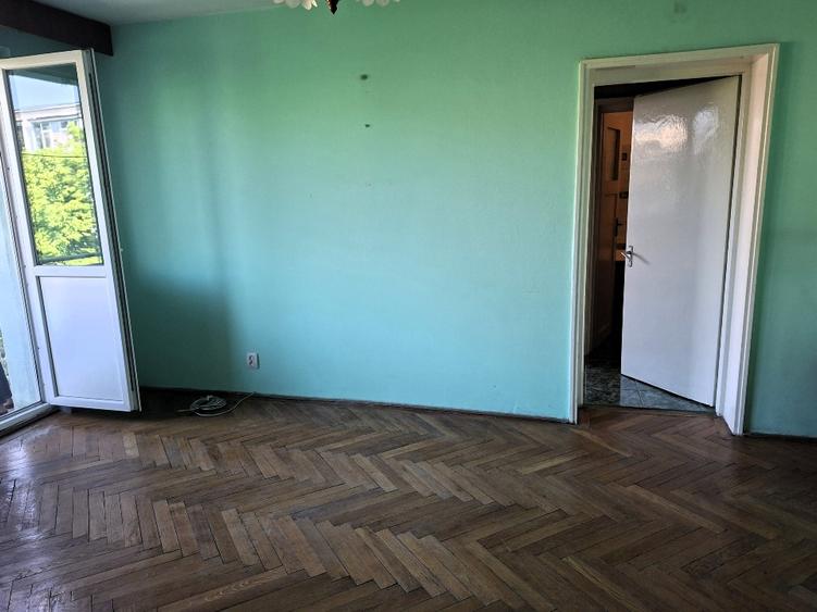 Proprietar – ap. 3 camere, Brazda lui Novac, etaj 3/4, zonă foarte liniștită