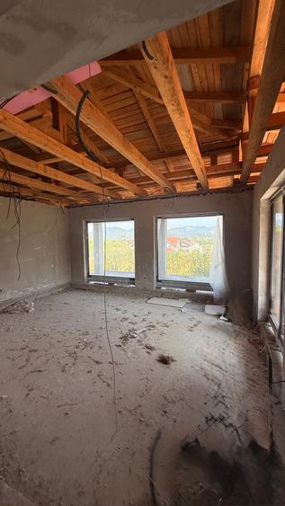 ZONA CASTEL TRANSILVANIA -str. VRANCEI -casa parter la rosu cu teren 1678mp!