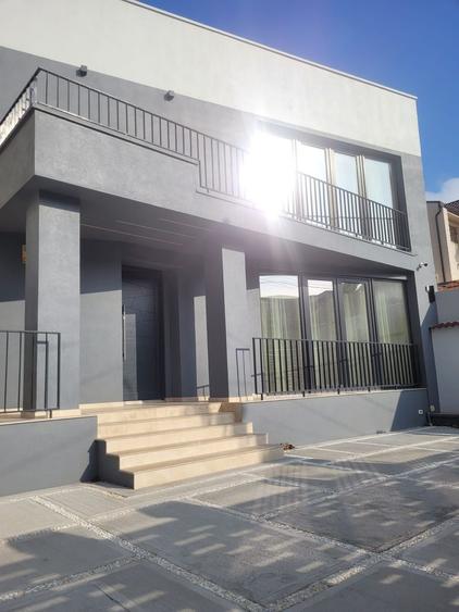 VILA LUX D+P+1+M ZONA FALEZA NORD