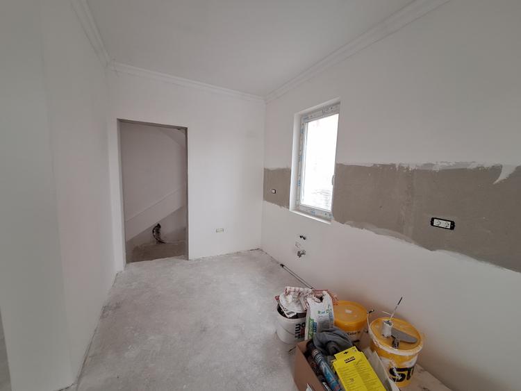 Duplex cu 5 camere, 3 bai - izolat fonic - Sacalaz