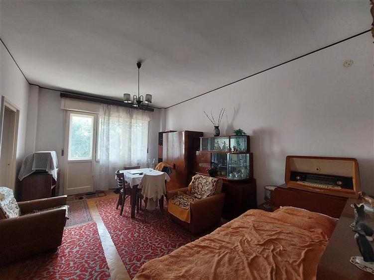 Apartament central cu garaj