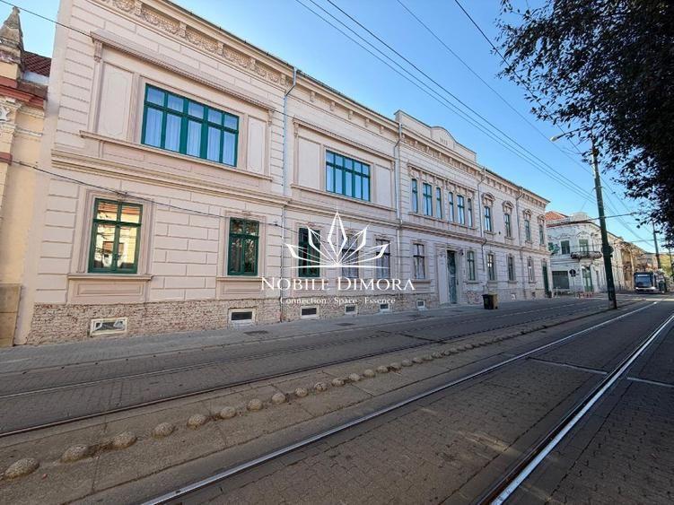 Apartament deosebit cu 3 camere - Central - potrivit pentru studenti